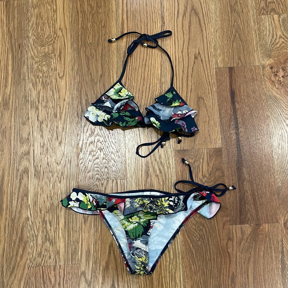 Abstract print ruffle bikini, size S. From Go International